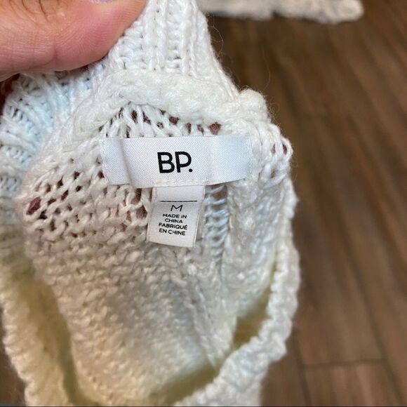 BP White Distressed Sweater Medium - Picture 2 of 9